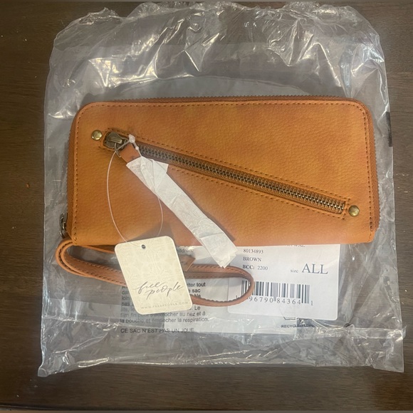 Brand new Free People Distressed Vegan Wallet - Picture 3 of 6